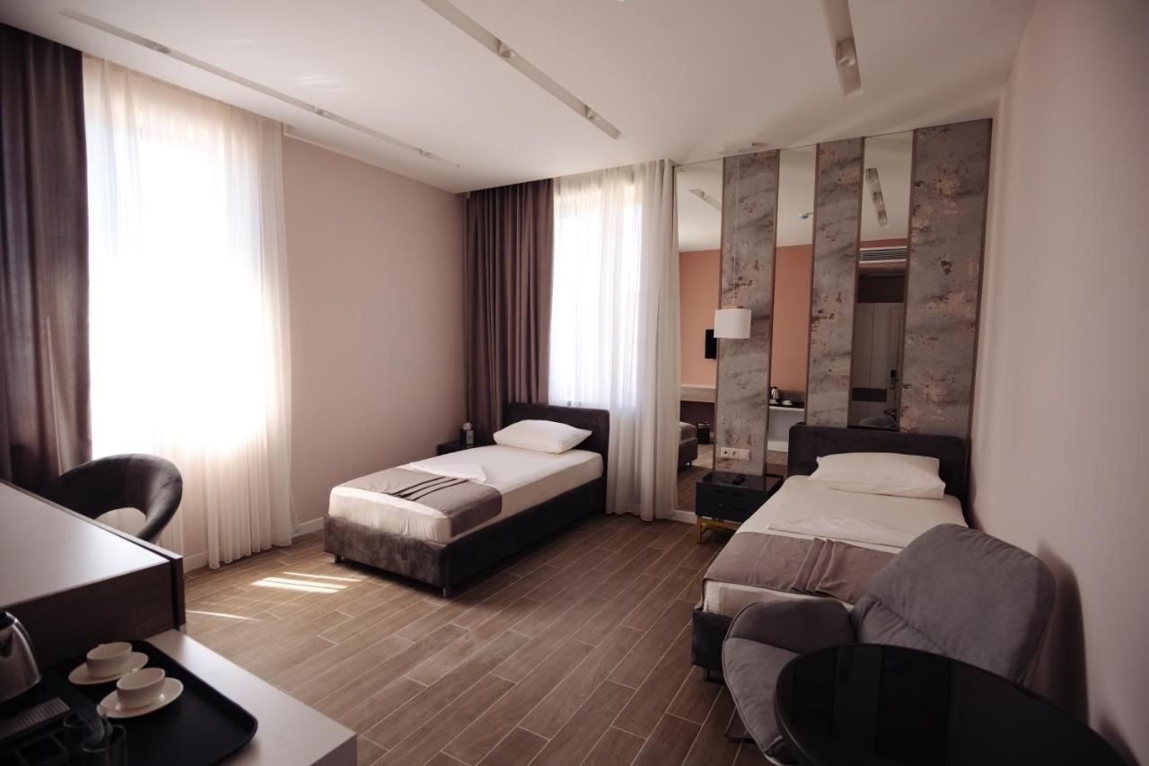 Gs Premium Hotel Yerevan Bagian luar foto