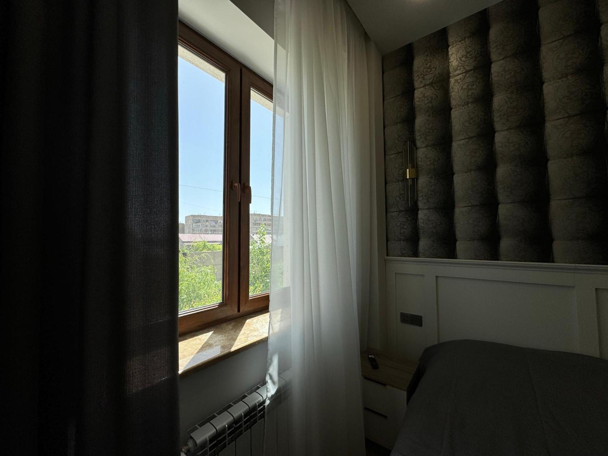 Gs Premium Hotel Yerevan Bagian luar foto